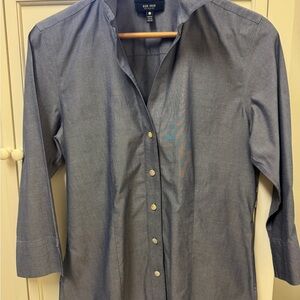 Foxcroft Women’s Gray Blue Button No Iron Down Shirt 3/4 length sleeves size 8